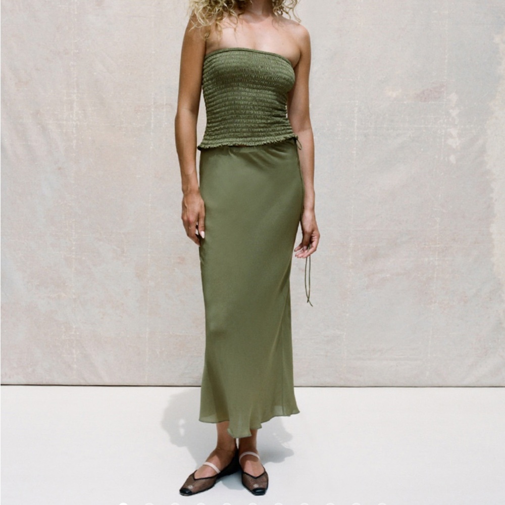 Realisation Par The Georgia skirt in Envy xxs and The Tara top in Envy xxs